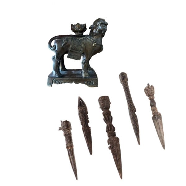 A lot of nepalese wood and bronze figures